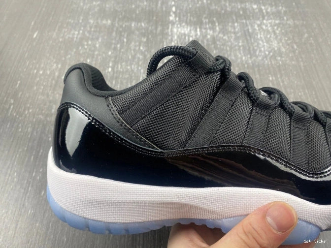 1st Kicks Space FV5104-004 Low Jordan Air Jam 11 0728